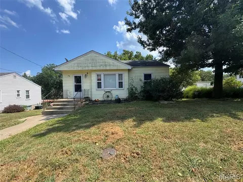 296 Riverview Dr, Sainte Genevieve, MO 63670