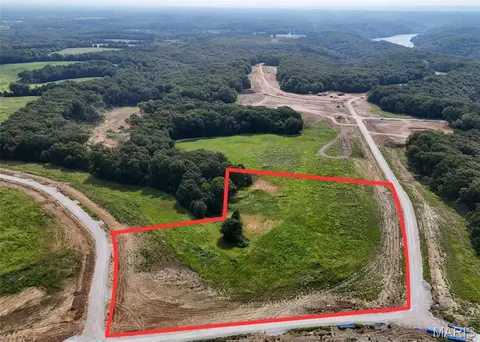 404 Stones Throw Ct, Defiance, MO 63341