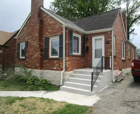 520 Ruthland Dr, Mehlville, MO 63125