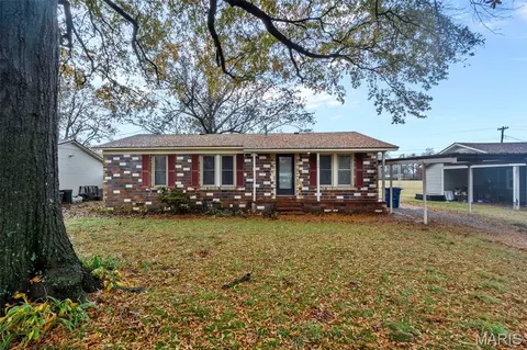 503 W 8th St, Portageville, MO 63873