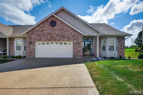 210 River Bluff Ct, Troy, MO 63379 photo 1