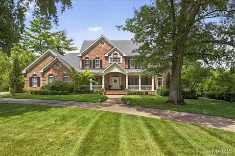 551 High Meadow Rd, Frontenac, MO 63131