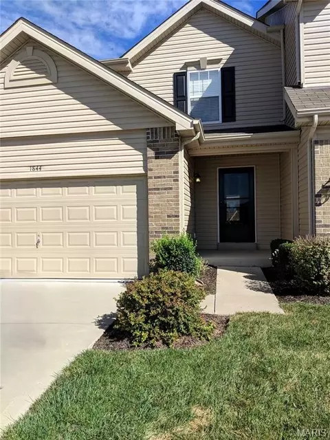 1844 Sterling Oaks Dr, Saint Peters, MO 63376