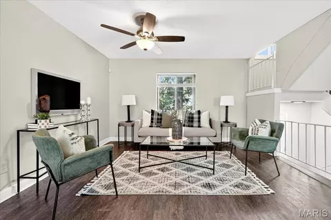 183 Carmel Woods Dr, Ellisville, MO 63021