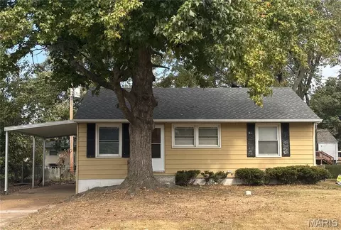329 Midlothian Rd, Saint Louis, MO 63137