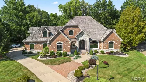 17 London Park Ln, Edwardsville, IL 62025