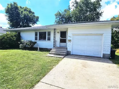 505 Sharon Rd, Vandalia, MO 63382