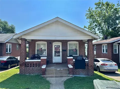 4310 Dardenne Dr, Saint Louis, MO 63120