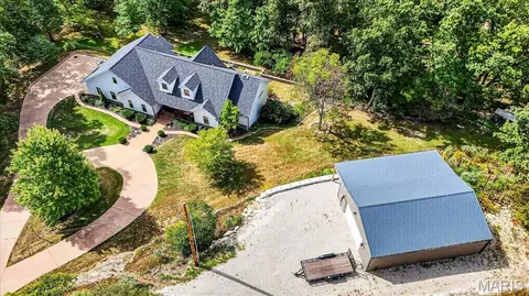 6059 Valley View Dr, Villa Ridge, MO 63089