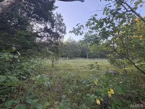 10068 Waterford Dr, Unincorporated, MO 63050