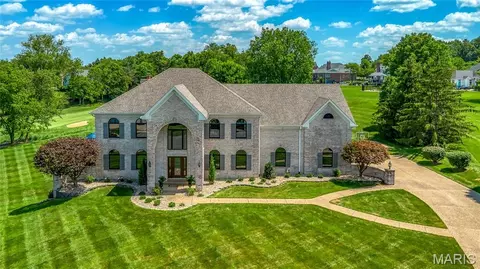 32 Rathfarnum Ln, Weldon Spring, MO 63304