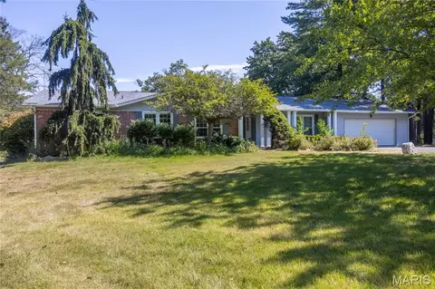 28102 Sunnyside Rd, Warrenton, MO 63383