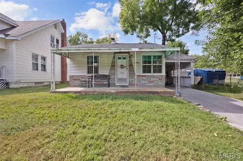 3675 High Dr, Saint Ann, MO 63074