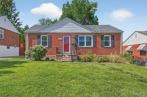 9837 Huntingdon Ln, Saint Louis, MO 63123