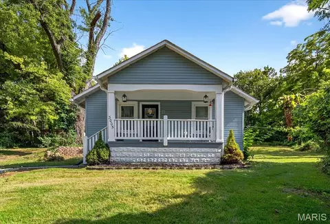 3005 Glenwood St, Fairview Heights, IL 62208