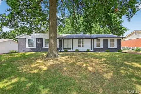 6665 Lakeside Hills Dr, Florissant, MO 63033
