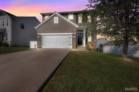 50 Huntleigh Woods Ct, Wentzville, MO 63385