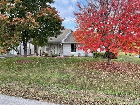 1880 Mary St, Scott City, MO 63780