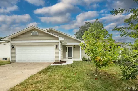 26 S Meadow Dr, O'fallon, MO 63366