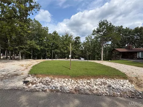 1003 Port Perry Dr, Perryville, MO 63775