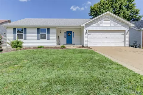 415 Lantana Ln, Saint Peters, MO 63376