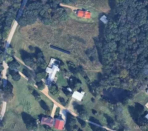 732 American Inn Rd, Villa Ridge, MO 63089