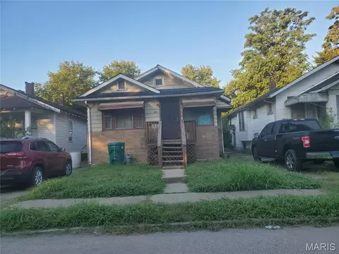 1924 Bond Ave, East St Louis, IL 62207