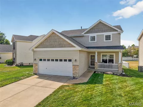 992 Tilestone Dr, O'fallon, MO 63366