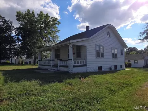 129 N 44th St, Belleville, IL 62226