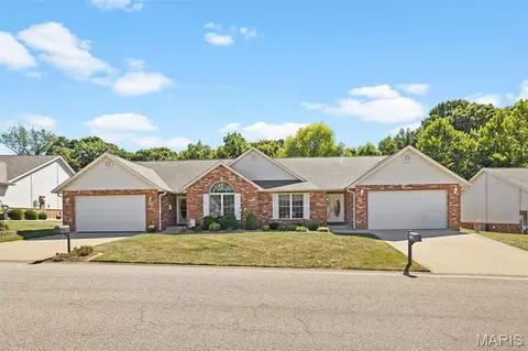 7732 Baxter Dr, Belleville, IL 62223