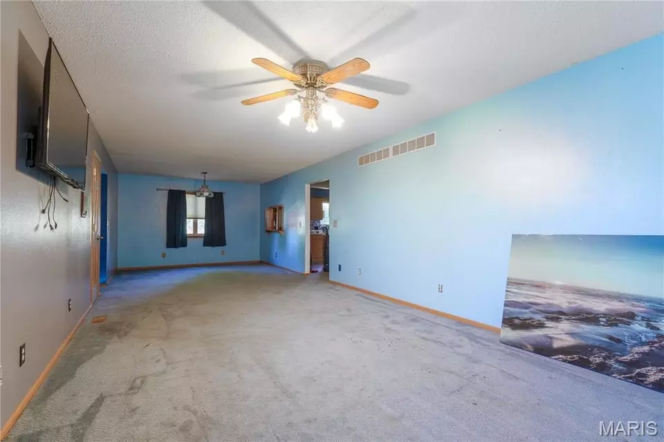 Living - 136 Donna Dr, Hartford, IL 62048 photo 3 of 4