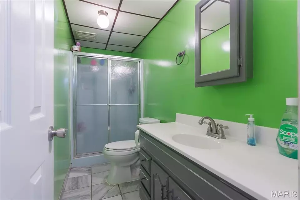 Bath - 136 Donna Dr, Hartford, IL 62048 photo 2 of 2