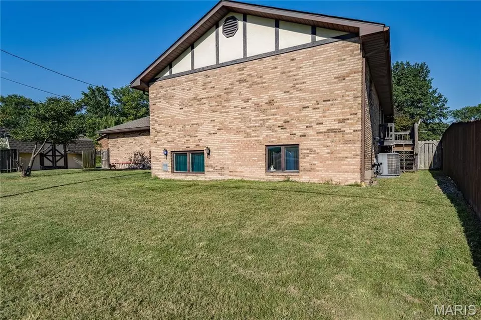 Exterior - 136 Donna Dr, Hartford, IL 62048 photo 6 of 6