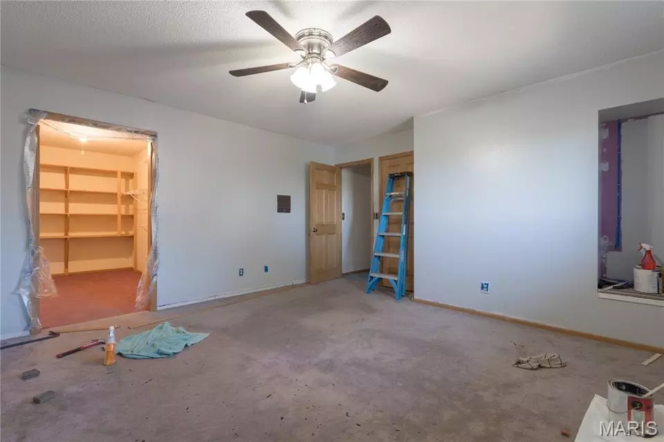 Bedroom - 136 Donna Dr, Hartford, IL 62048 photo 3 of 8