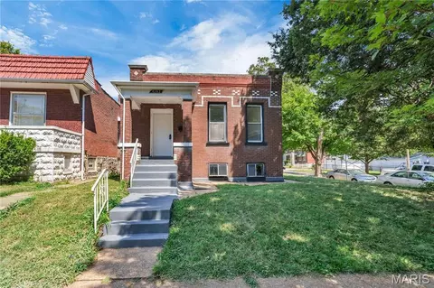 4163 Walsh St, Saint Louis, MO 63116