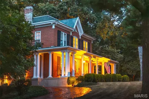 1014 Henry St, Alton, IL 62002