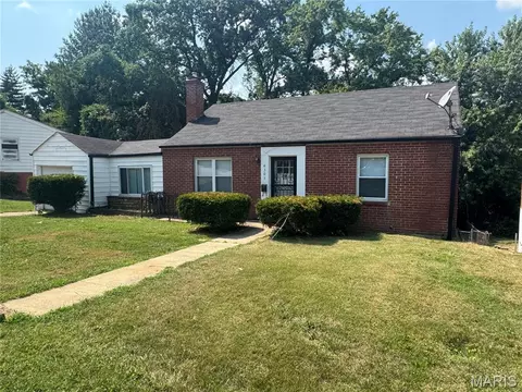 4303 Nelson Dr, Saint Louis, MO 63121