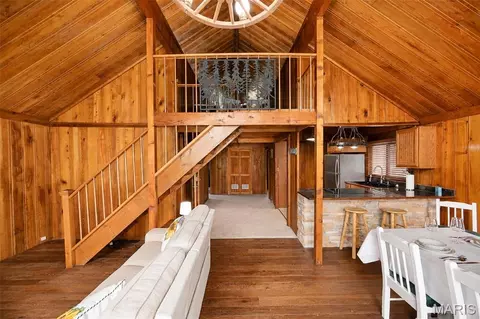 Entry Way - 1382 Osage Rd, Cuba, MO 65453 photo 1 of 5