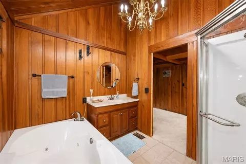 Bath - 1382 Osage Rd, Cuba, MO 65453 photo 1 of 4