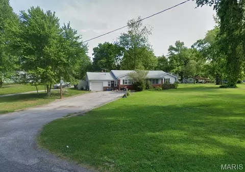 105 N 35th St, Belleville, IL 62226