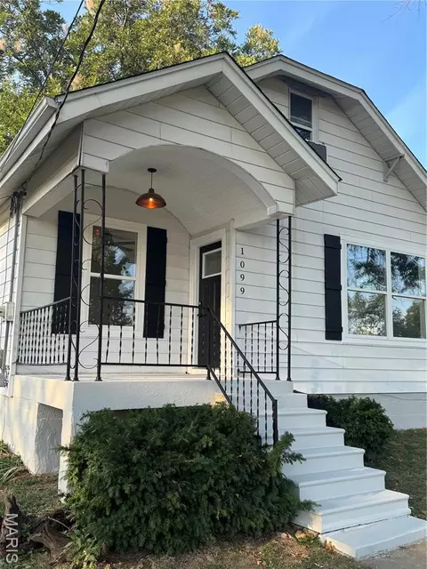 1099 Maple Dr, Sainte Genevieve, MO 63670