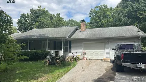 10610 Stroup Rd, Festus, MO 63028
