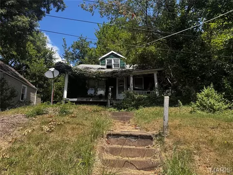 2413 Switzer Ave, Jennings, MO 63136