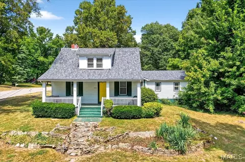 1355 Stein Rd, Ferguson, MO 63135