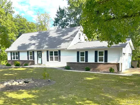 848 Homestead Ln, Villa Ridge, MO 63089