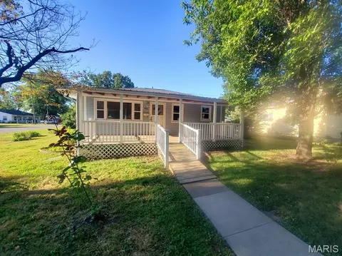 701 Madison St, Canton, MO 63435