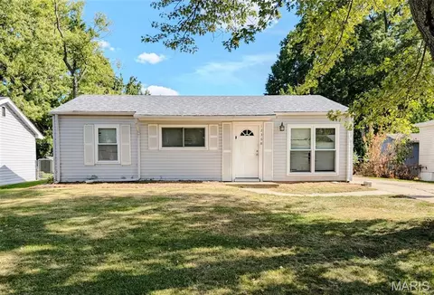 12368 Santa Maria Dr, Saint Louis, MO 63138