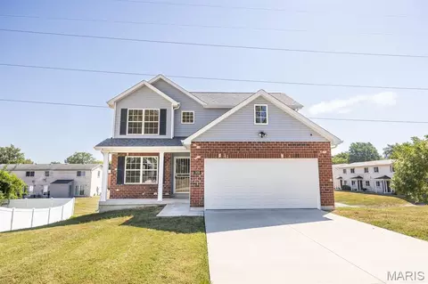 308 Ganim Dr, Shiloh, IL 62221