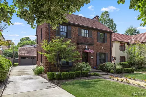 7564 Stanford Ave, University City, MO 63130
