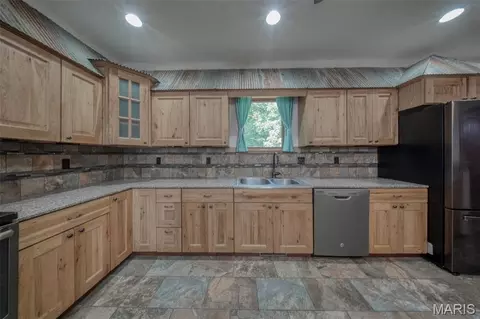 Kitchen - 283 Broken Post Dr, Richland, MO 65556 photo 7 of 7